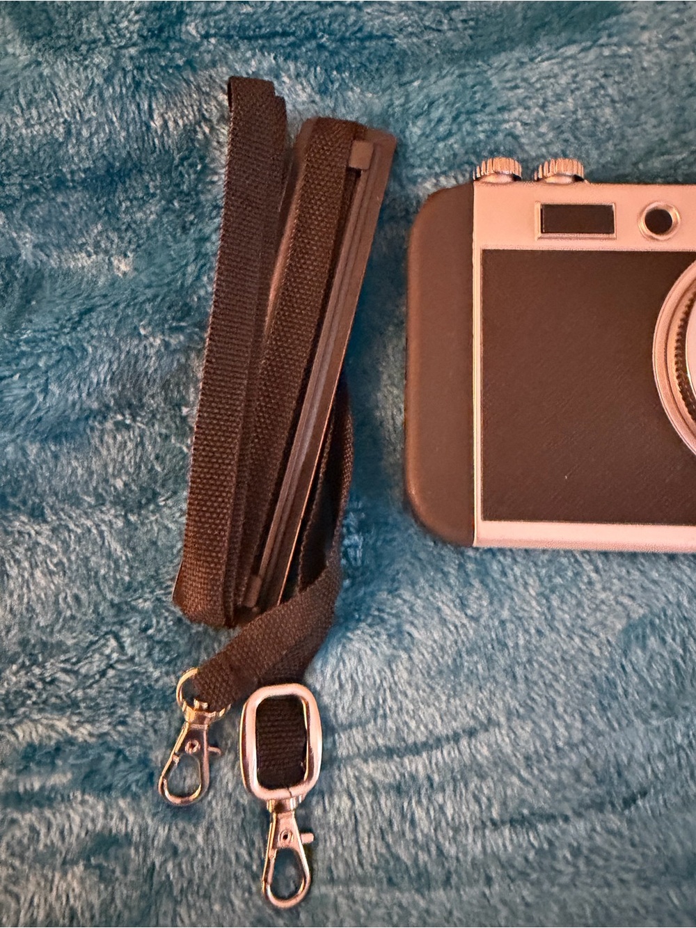 DS-100 Retro Silver & Black Camera Case Wrist Strap iPhone 16 Pro Max BNIB - Picture 3 of 7